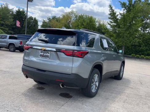 Used 2023 Chevrolet Traverse LT FWD image 8