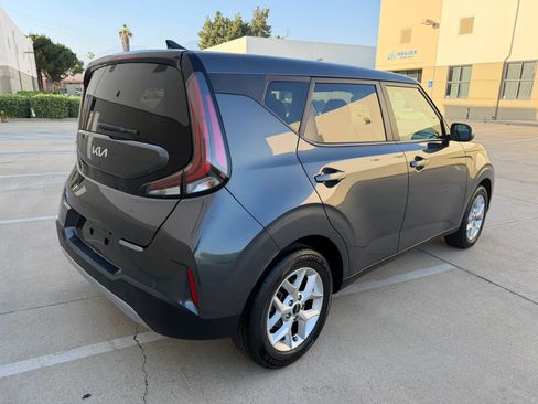 Used 2023 Kia Soul LX w/ Option Group 015 FWD image 5