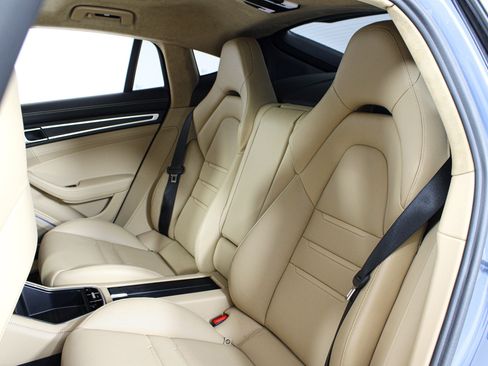 Used 2023 Porsche Panamera GTS AWD/4WD image 38