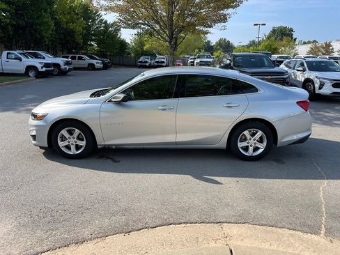 Used 2021 Chevrolet Malibu LS FWD image 4