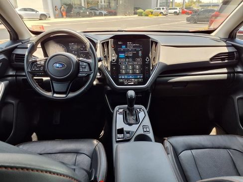 Used 2024 Subaru Crosstrek 2.5i Limited w/ Crosstrek Mirror Package AWD/4WD image 2