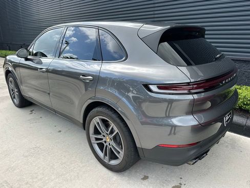Certified 2024 Porsche Cayenne AWD/4WD image 3