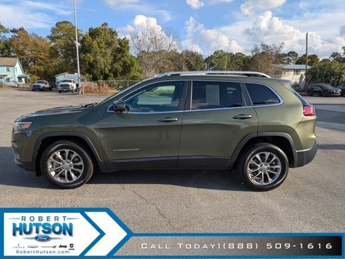 Used 2019 Jeep Cherokee Latitude Plus w/ Comfort/Convenience Group image 29