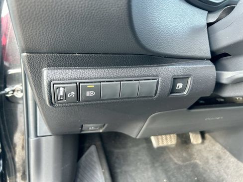 Used 2022 Toyota Corolla LE FWD image 13