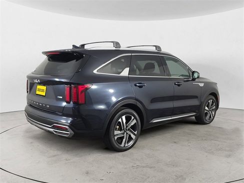 Used 2022 Kia Sorento EX w/ Panoramic Sunroof Package image 5