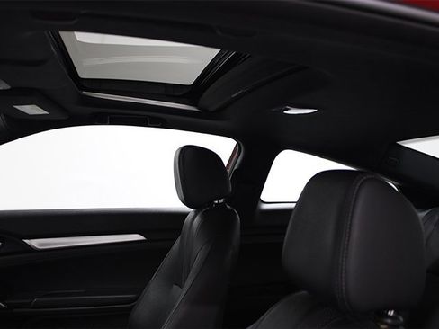 Used 2020 Honda Civic Touring image 10