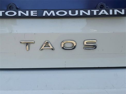 Certified 2022 Volkswagen Taos S image 8