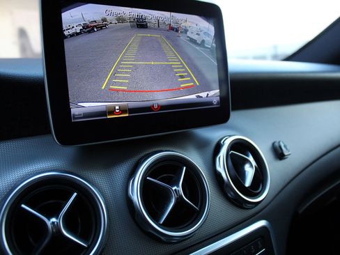 Used 2020 Mercedes-Benz GLA 250 image 10