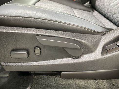 Used 2018 Chevrolet Colorado Z71 image 12