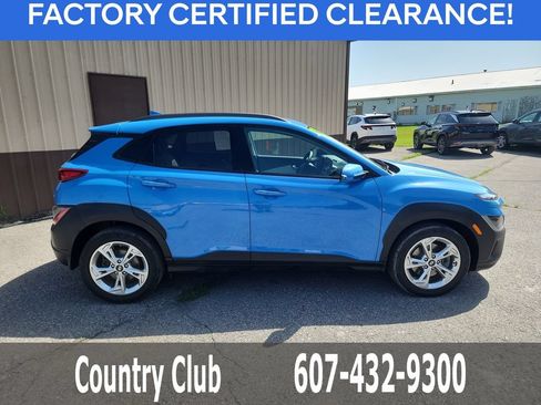 Certified 2022 Hyundai Kona SEL w/ Convenience Package AWD/4WD image 9