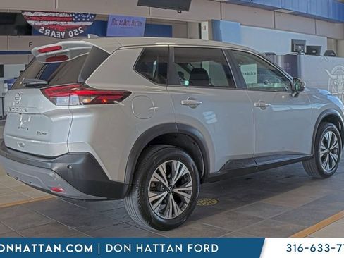 Used 2022 Nissan Rogue SV AWD/4WD image 3