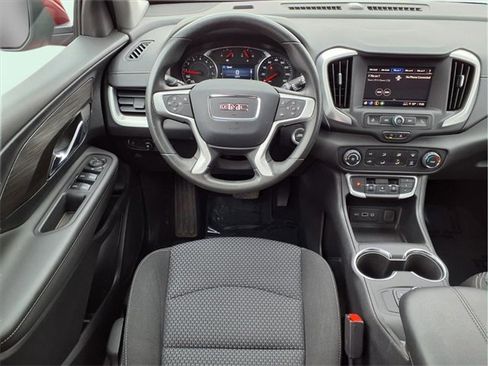 Used 2023 GMC Terrain SLE image 9