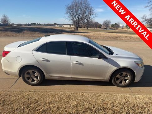 Used 2015 Chevrolet Malibu LS image 2