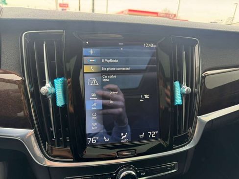 Used 2018 Volvo S90 T6 Momentum w/ Convenience Package image 30