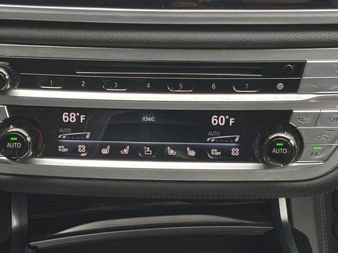 Used 2018 BMW 750i image 4