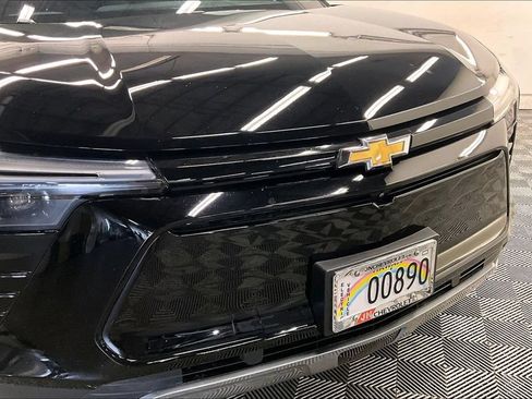Used 2024 Chevrolet Blazer EV LT AWD/4WD image 29