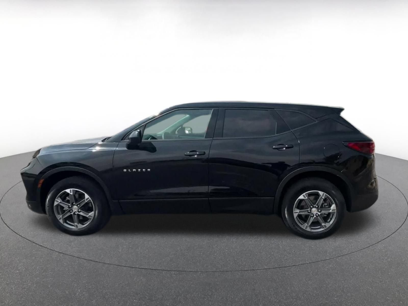 Used 2026 Chevrolet Blazer LT FWD image 8