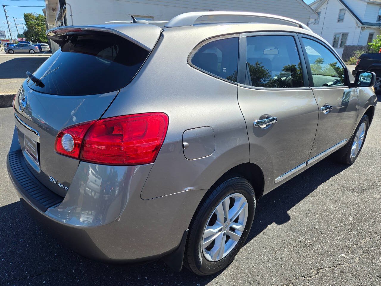 Used 2012 Nissan Rogue SV w/ Premium Pkg AWD/4WD image 6