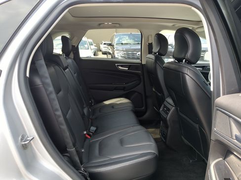 Used 2017 Ford Edge Titanium w/ Equipment Group 302A AWD/4WD image 33