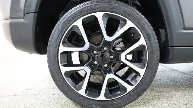 Used 2018 Jeep Compass Limited w/ Navigation Group AWD/4WD image 22