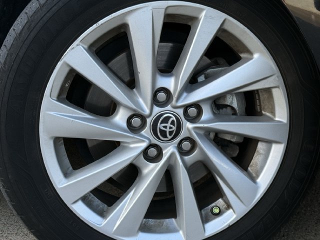 Used 2023 Toyota Camry LE w/ Convenience Package FWD image 5