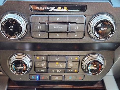 Used 2019 Ford F150 Lariat w/ Equipment Group 502A Luxury image 23