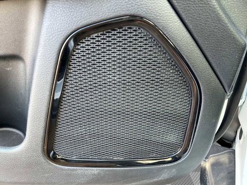 Used 2024 Jeep Compass Limited image 23