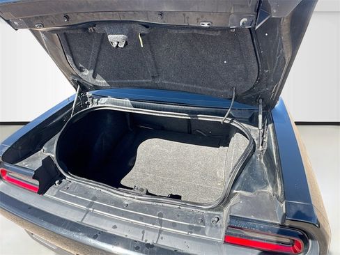 Used 2019 Dodge Challenger SXT image 23