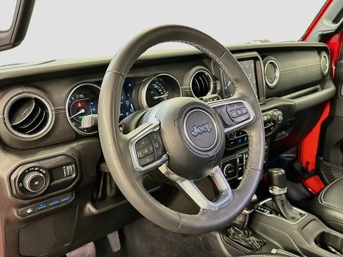 Used 2023 Jeep Wrangler Unlimited Sahara AWD/4WD image 18