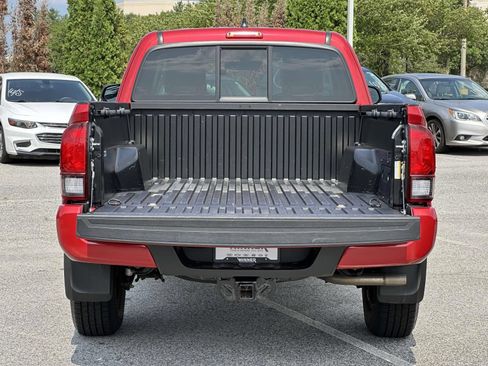Used 2022 Toyota Tacoma SR w/ SX Package AWD/4WD image 15
