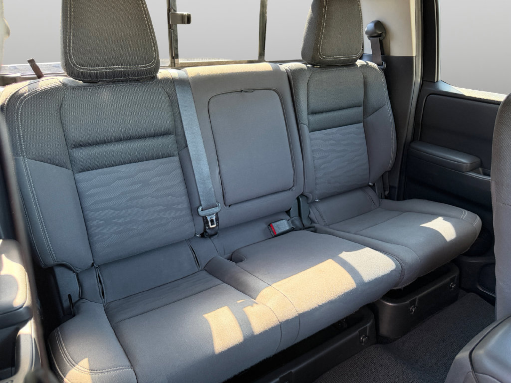 Used 2022 Nissan Frontier SV AWD/4WD image 19