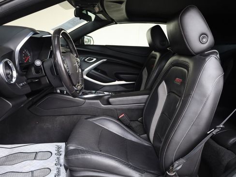 Used 2019 Chevrolet Camaro SS RWD image 21