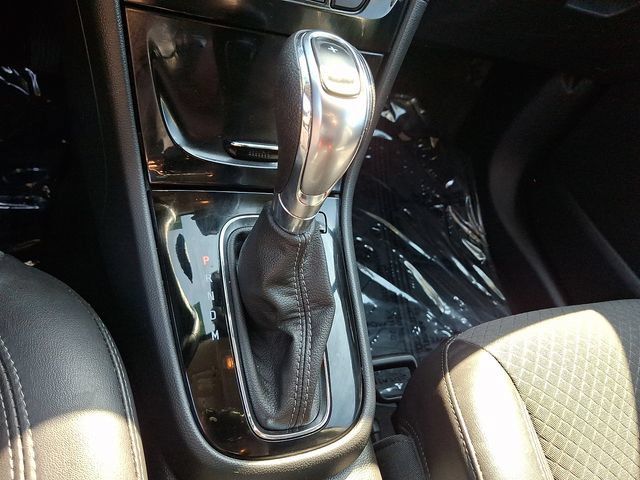 Used 2022 Buick Encore Preferred w/ Safety Package AWD/4WD image 15