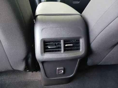 Used 2023 Chevrolet Equinox LS FWD image 22