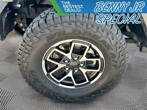Used 2024 Jeep Gladiator Rubicon w/ Safety Group image 30