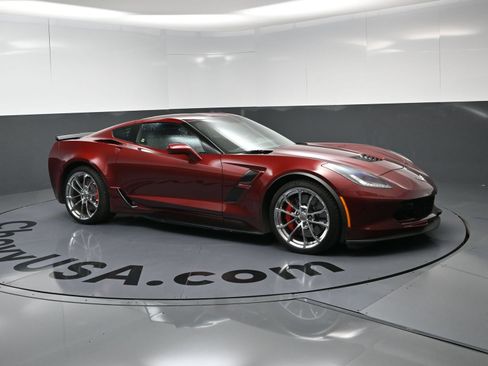 Used 2019 Chevrolet Corvette Grand Sport RWD image 2