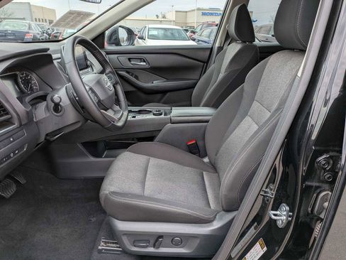 Used 2025 Nissan Rogue SV image 15