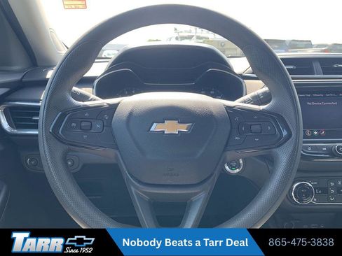 Used 2022 Chevrolet TrailBlazer LT w/ Convenience Package FWD image 11