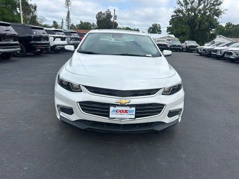 Used 2017 Chevrolet Malibu Premier w/ Premier Sun and Wheel Package FWD image 2