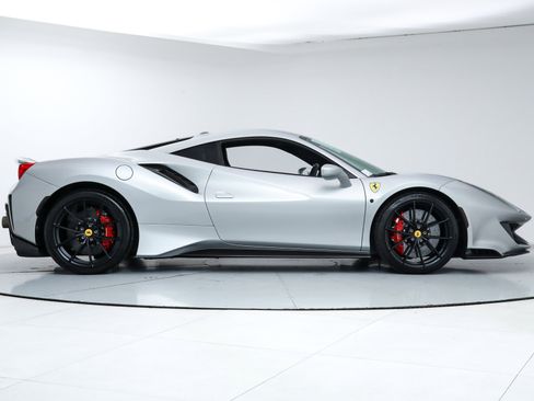 Certified 2019 Ferrari 488 Pista Coupe image 9