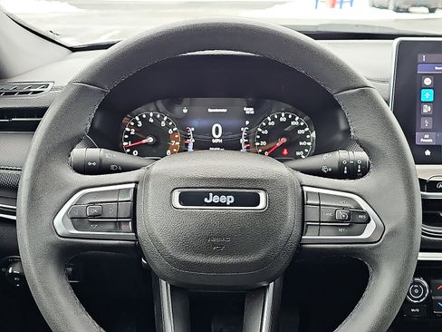 Used 2022 Jeep Compass Latitude image 19