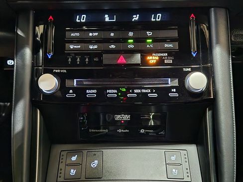 Used 2023 Lexus IS 500 image 38