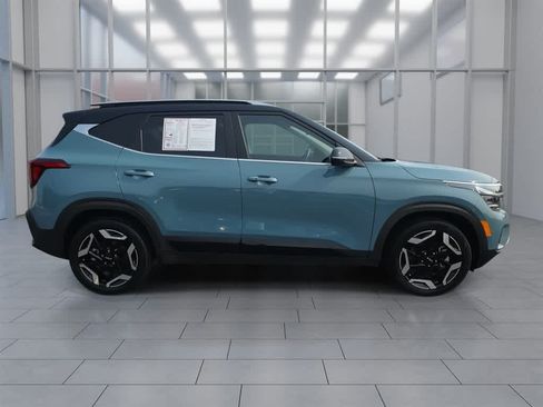 Used 2025 Kia Seltos SX AWD/4WD image 2