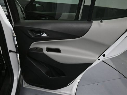 Used 2023 Chevrolet Equinox LS image 29