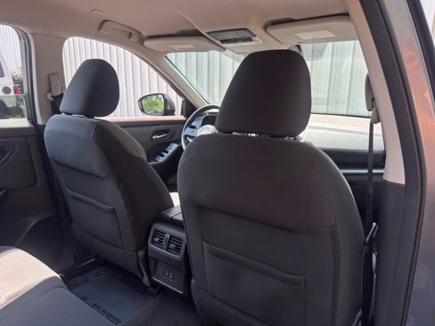 Used 2022 Nissan Rogue SV FWD image 29