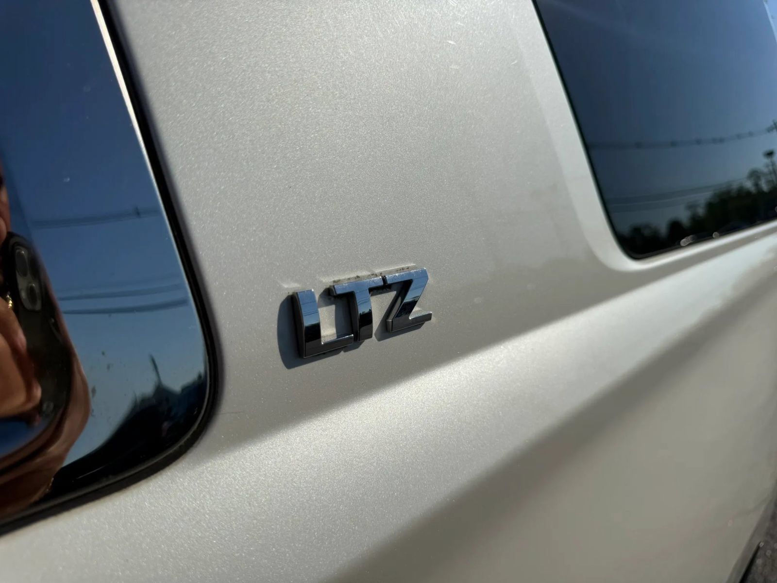 Used 2015 Chevrolet Suburban LTZ AWD/4WD image 72