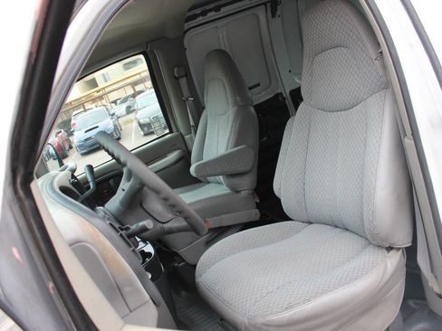 Used 1998 GMC Savana 2500 image 15