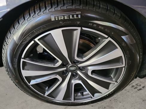 New 2025 Land Rover Range Rover SE image 13