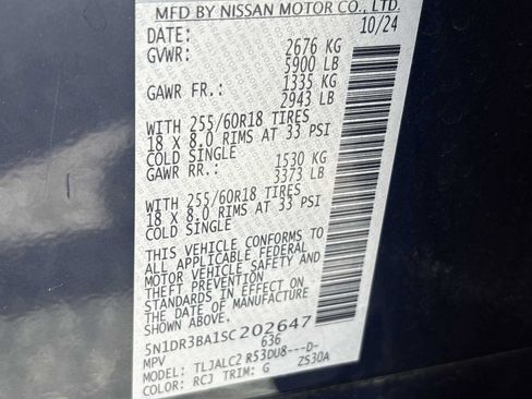Used 2025 Nissan Pathfinder SV FWD image 31