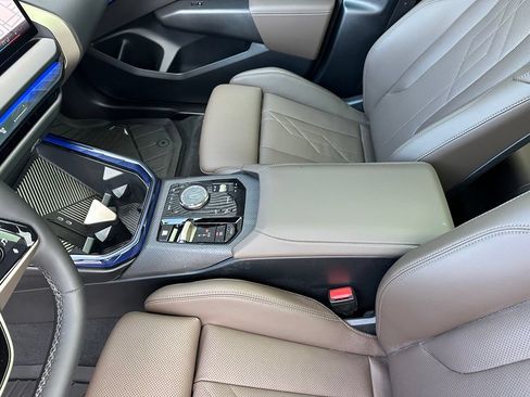 Used 2025 BMW X3 xDrive30i w/ Premium Package AWD/4WD image 15